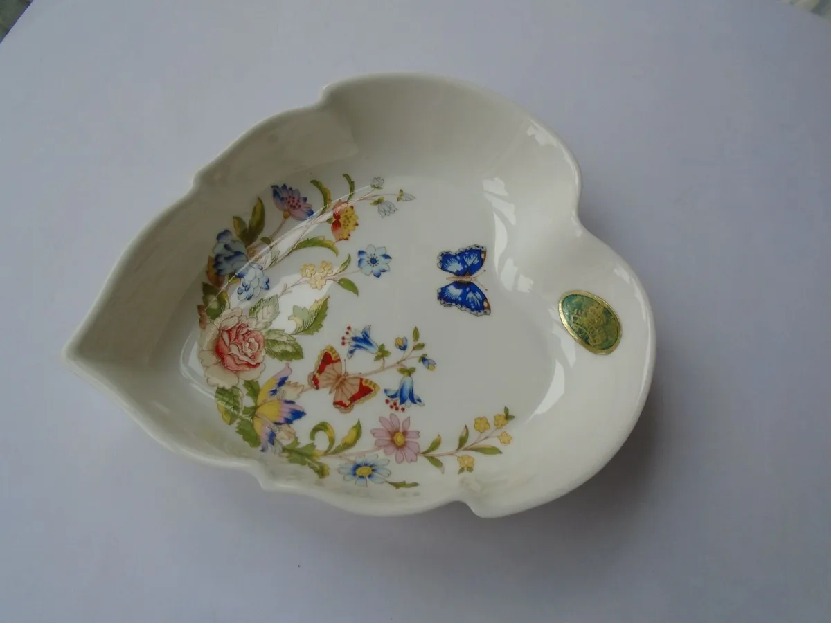 Aynsley china dish, Home decor, Collectables - Image 3