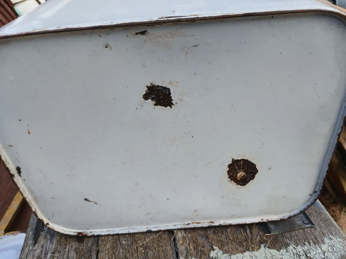Vintage White Enamel Bread Bin. - Image 2