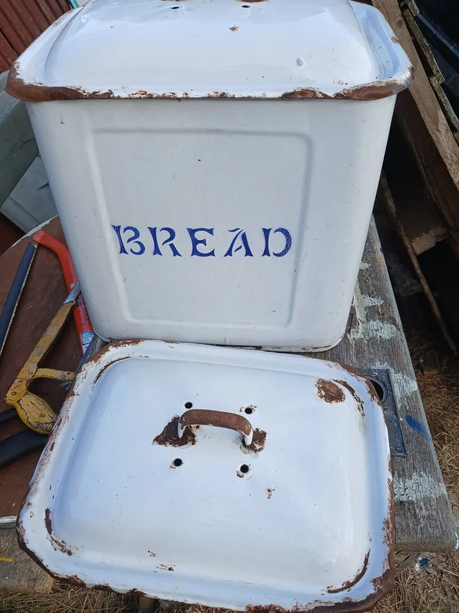 Vintage White Enamel Bread Bin. - Image 3