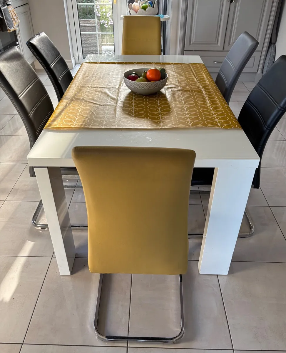 Kitchen chairs - Image 1
