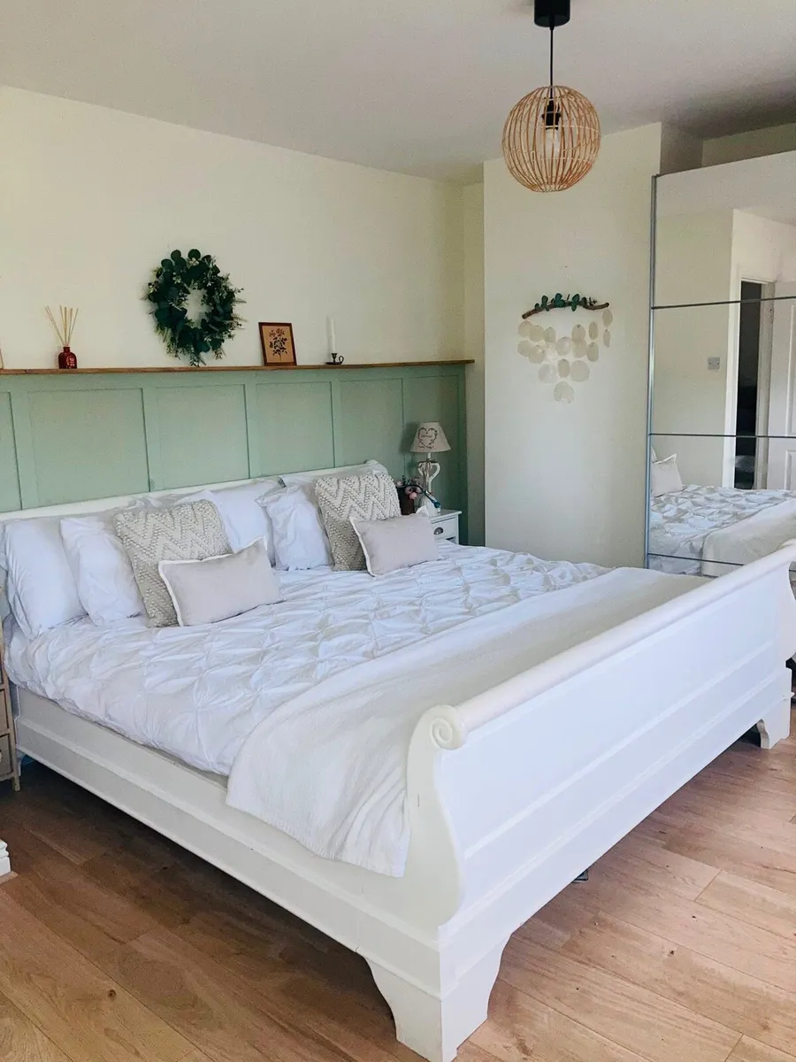 White Wood Sleigh Bed - Image 3