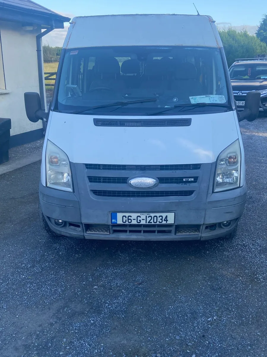 2006 Ford Transit Bus - Image 1