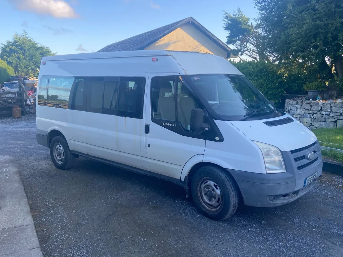 2006 Ford Transit Bus - Image 2