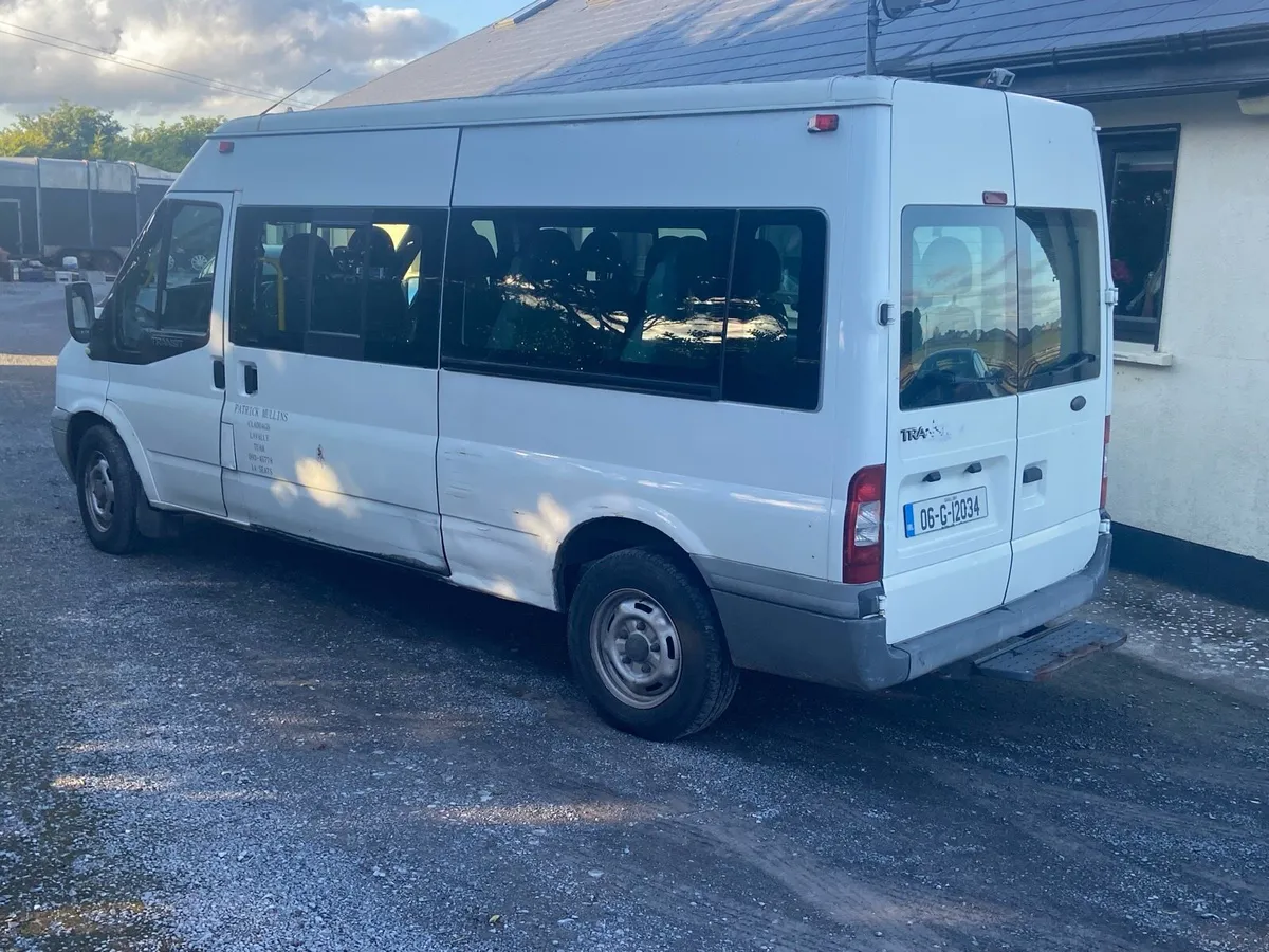 2006 Ford Transit Bus - Image 3