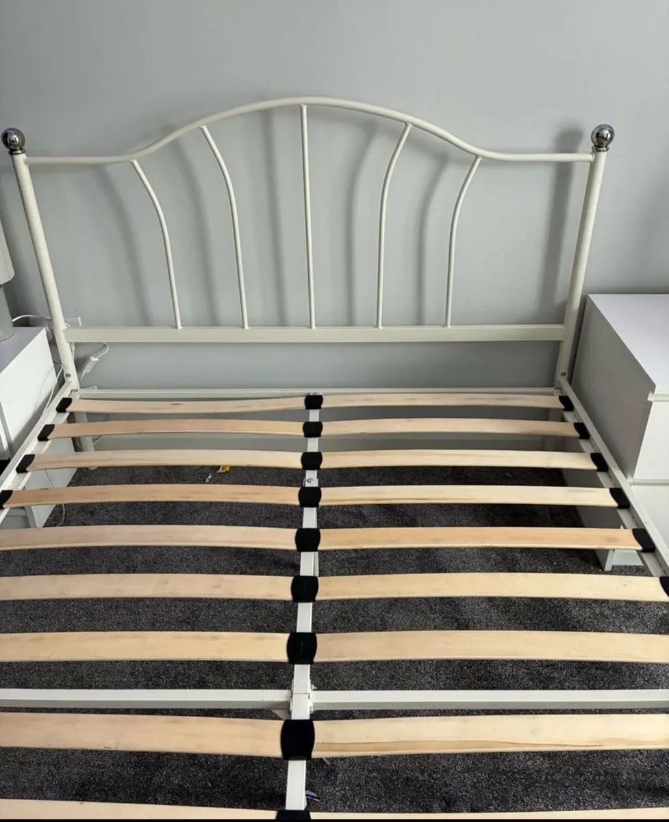 As New - Beautiful White Metal 4Ft 6” Double Bed - Image 1