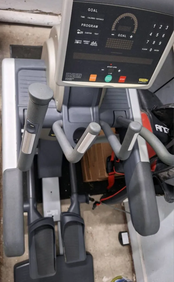 TECHNO gym Crosstrainer - Image 3