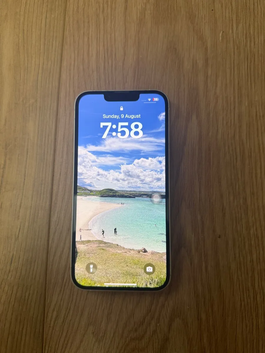 iPhone 13 - Image 2