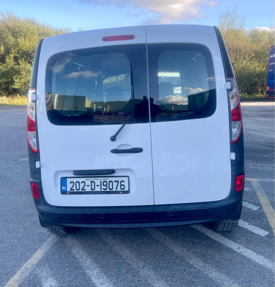 2020 Kangoo maxi ZE  only 21k kms - Image 4