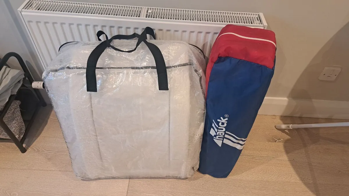 Hauk Travel Cot and Matress - Image 3