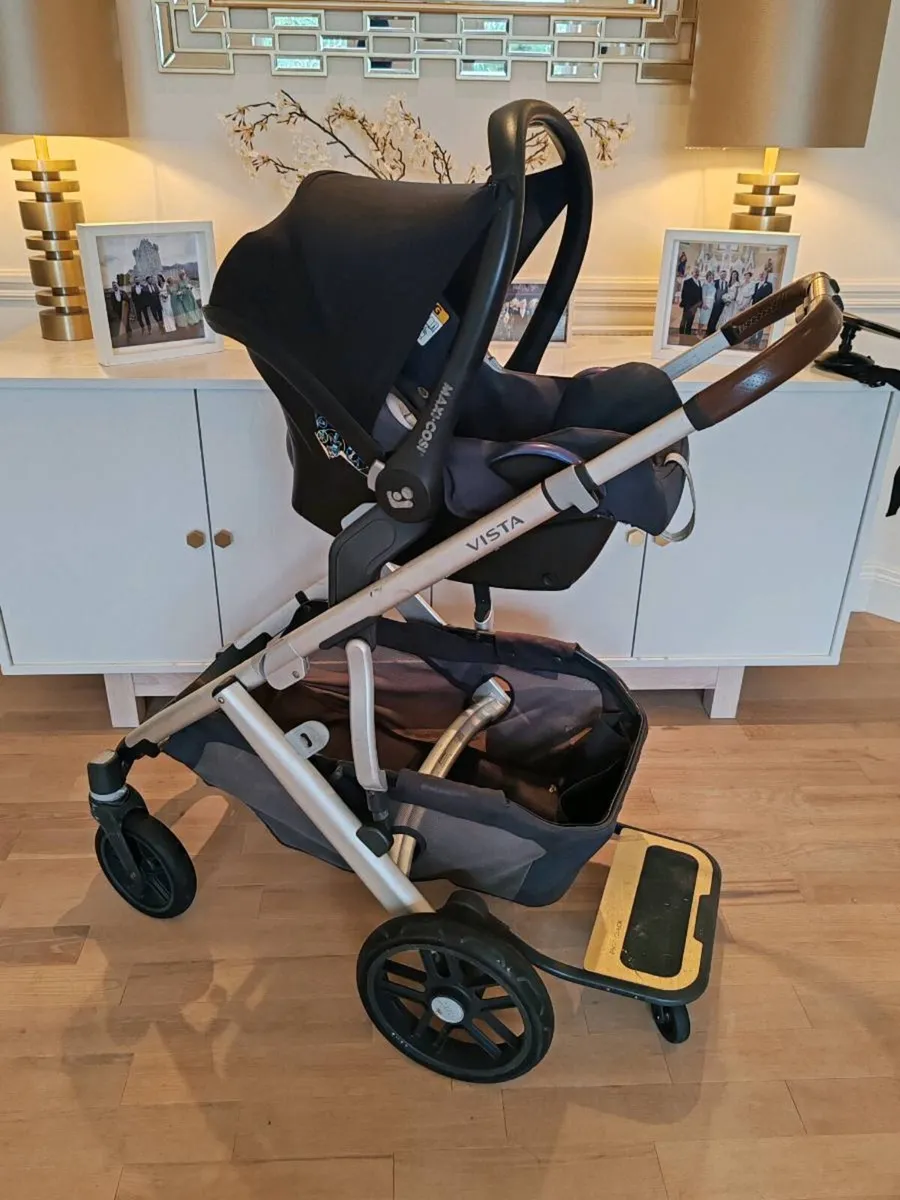 Uppababy Vista v2 Bundle - Image 4