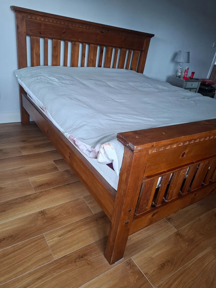 King size bed - Image 2