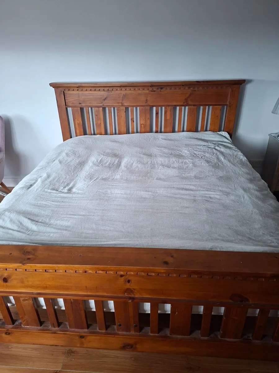 King size bed - Image 3
