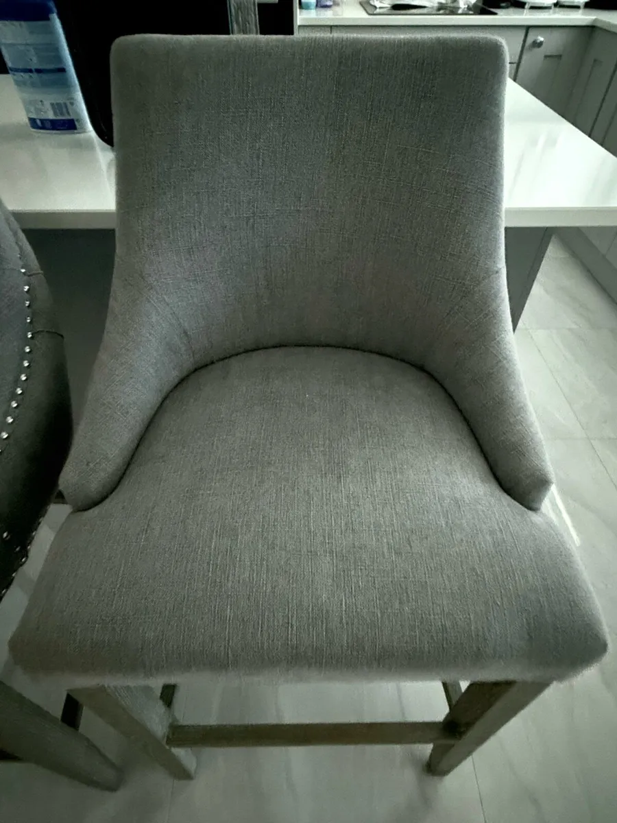 Diamond Furniture Grey Button- Turfed Bar Stools - Image 4