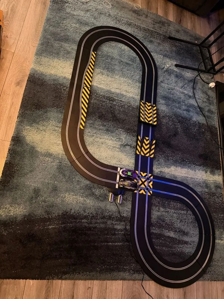 Batman vs Joker Scalextric - Image 2