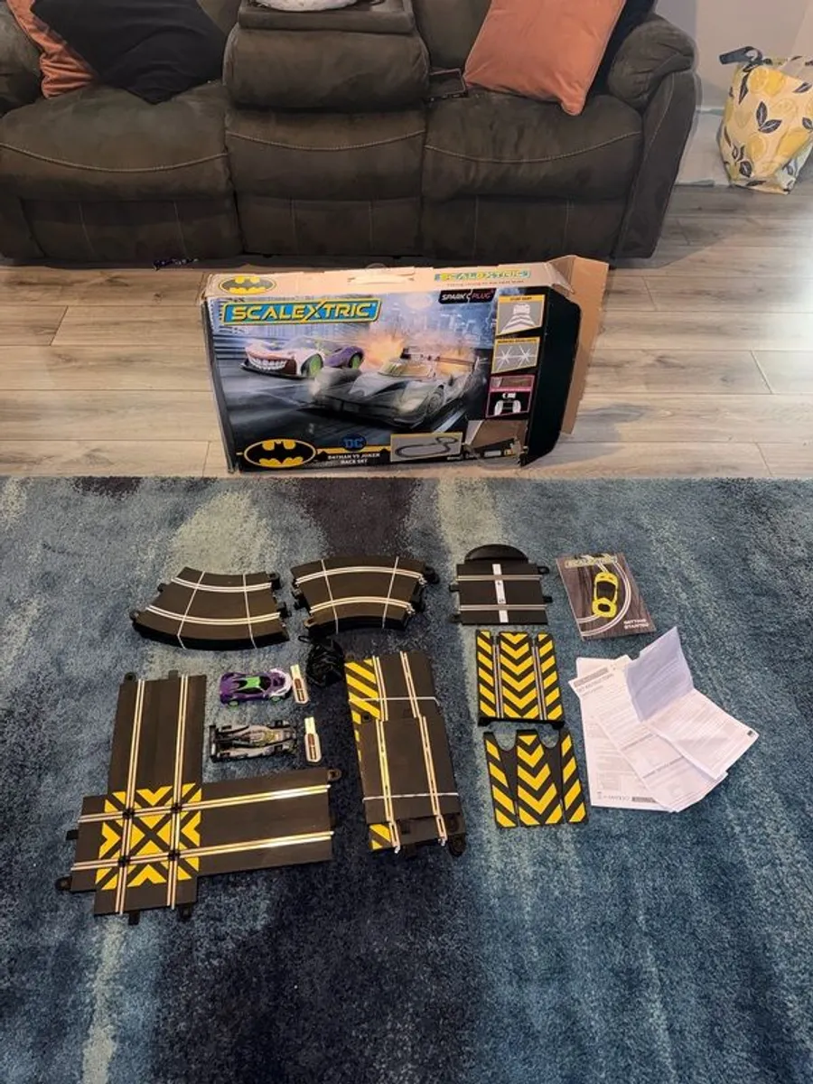 Batman vs Joker Scalextric - Image 1
