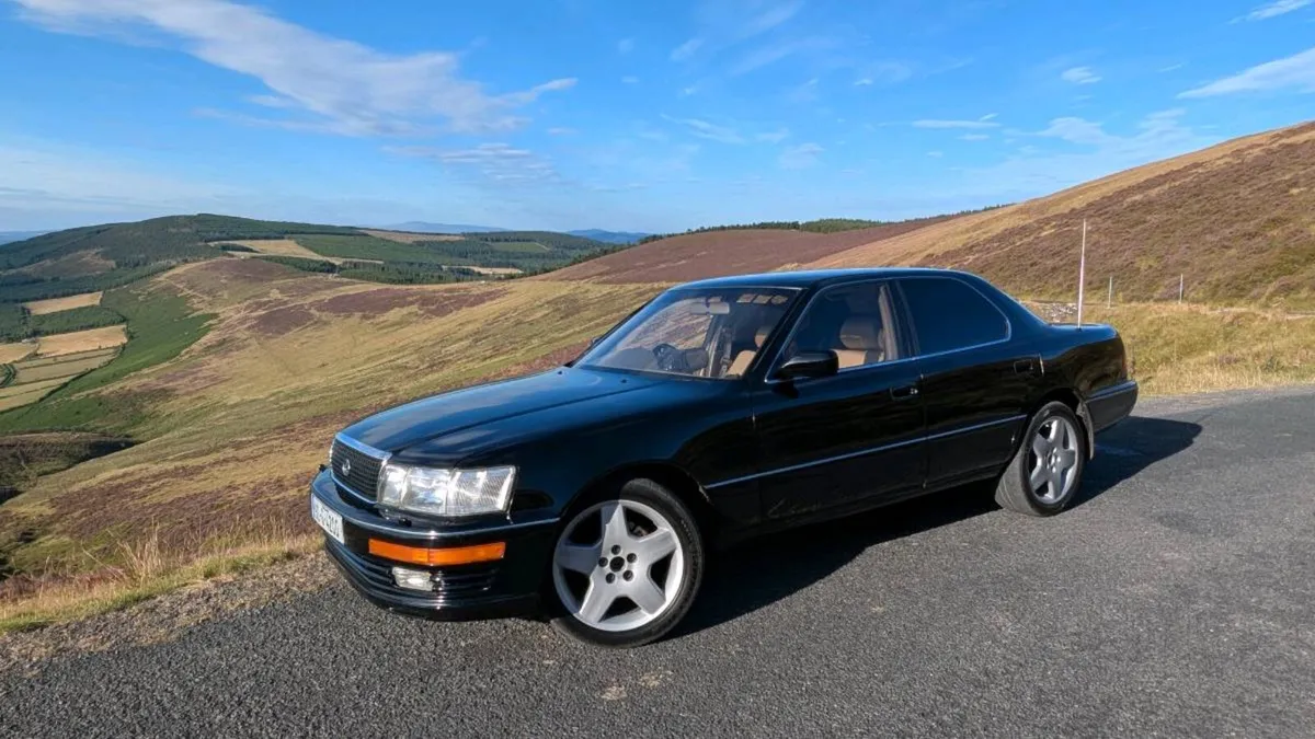 1990 Lexus LS400 - Image 2