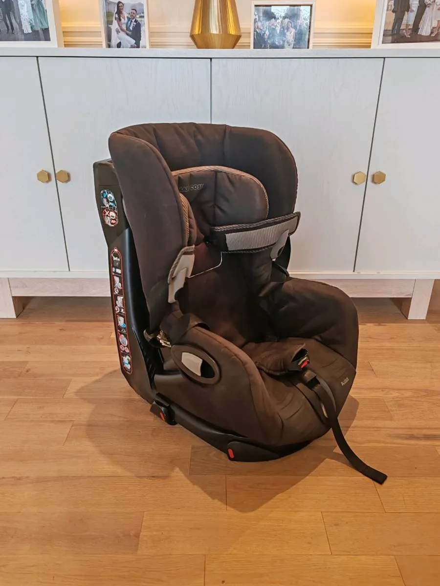 Maxi cosy swivel car seat - Image 1