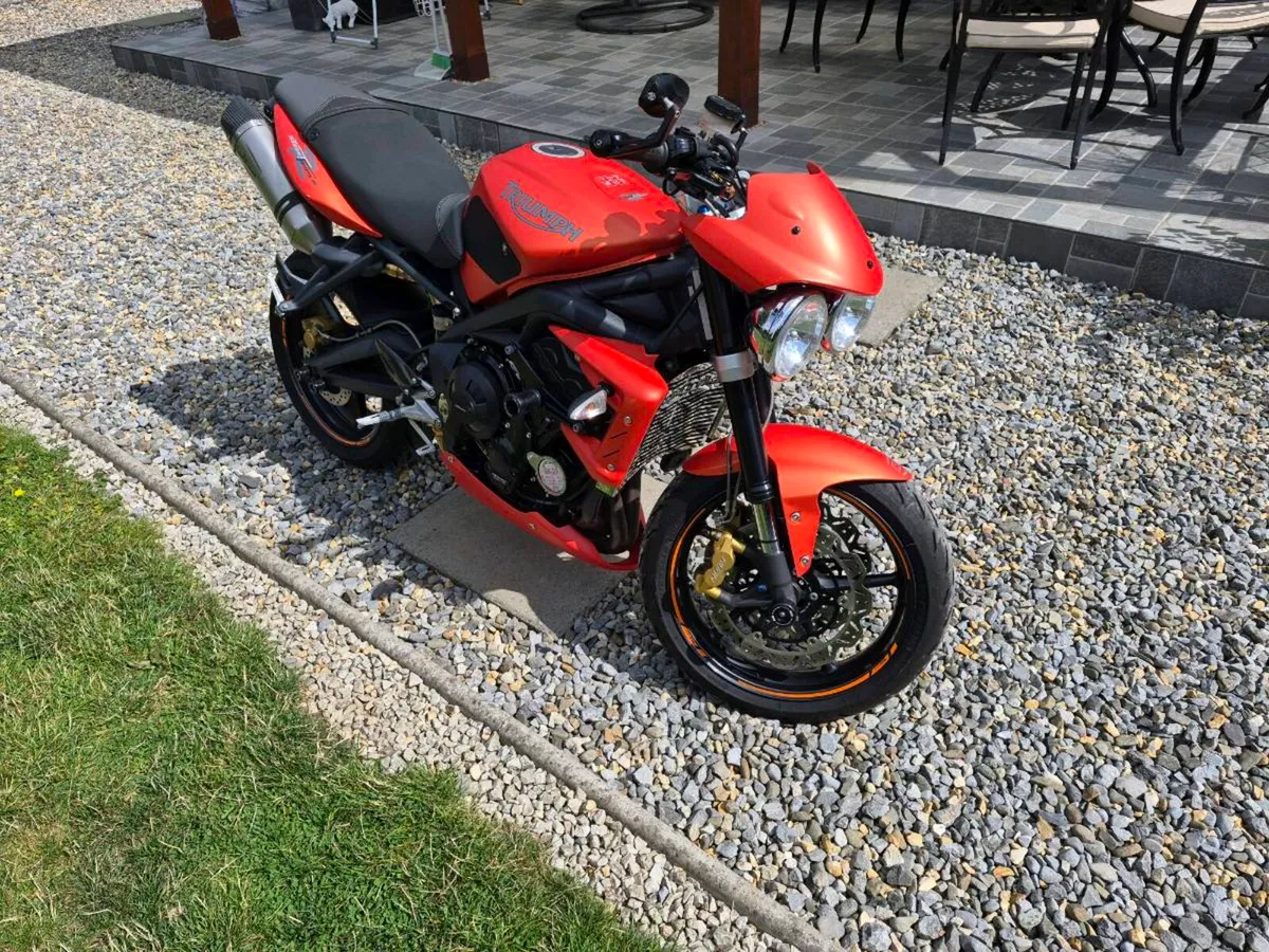 Triumph Street Triple 675R - Image 3