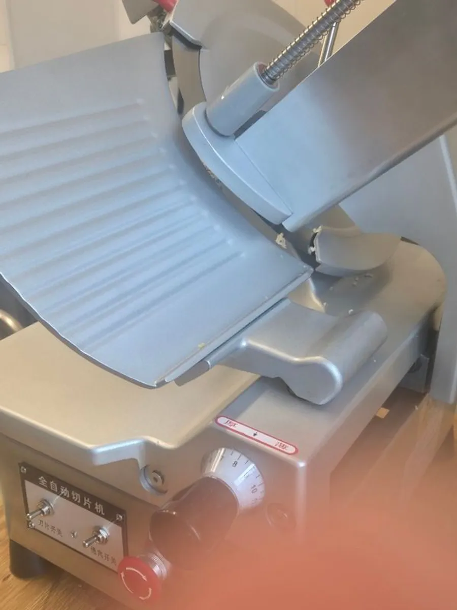 heavy duty commercial Meat Slicer - Image 2