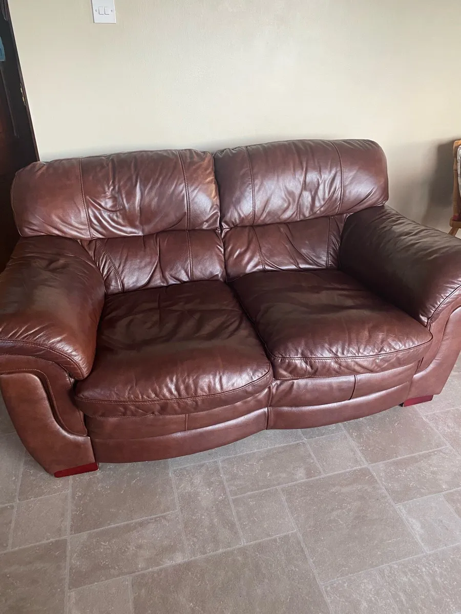Brown leather 2 seater couch - Image 1
