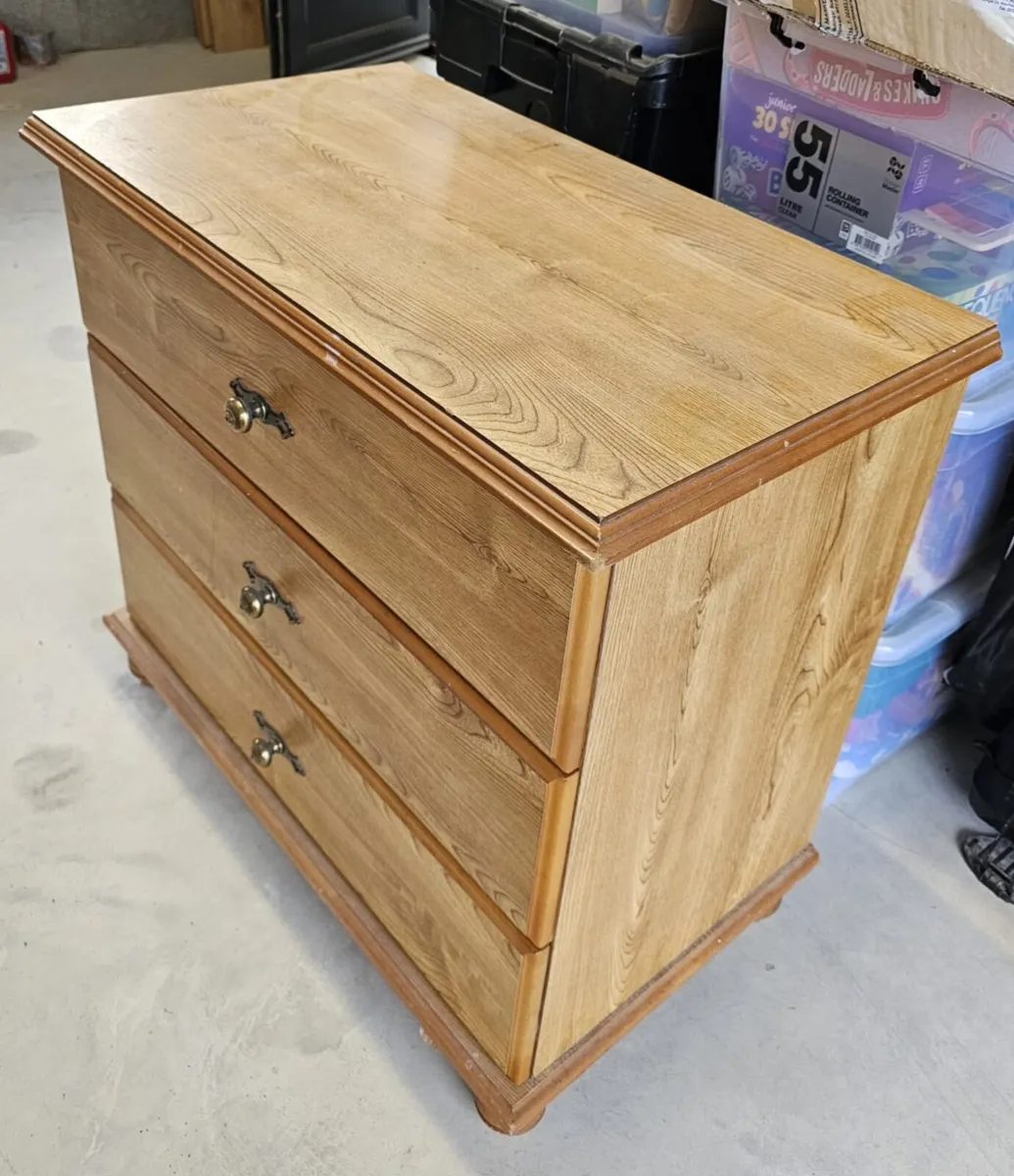 Wardrobe & chest of drawers - Image 3