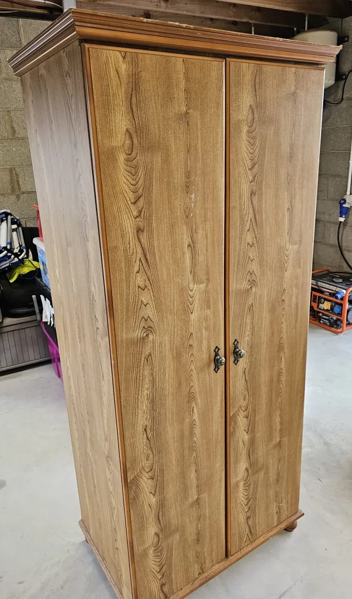 Wardrobe & chest of drawers - Image 4
