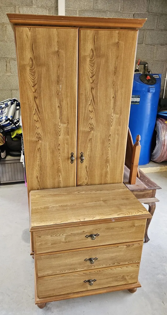 Wardrobe & chest of drawers - Image 1