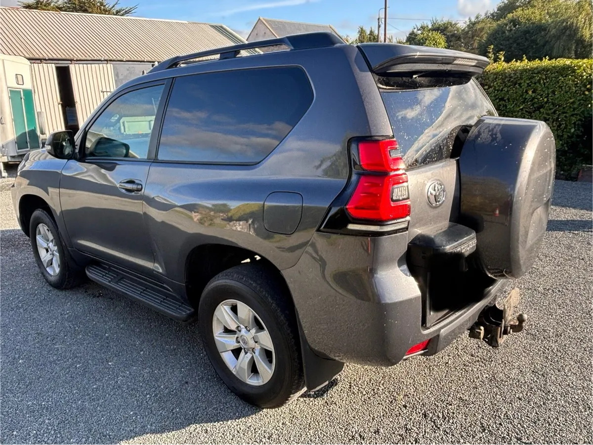 2019 Toyota Land Cruiser - Image 4