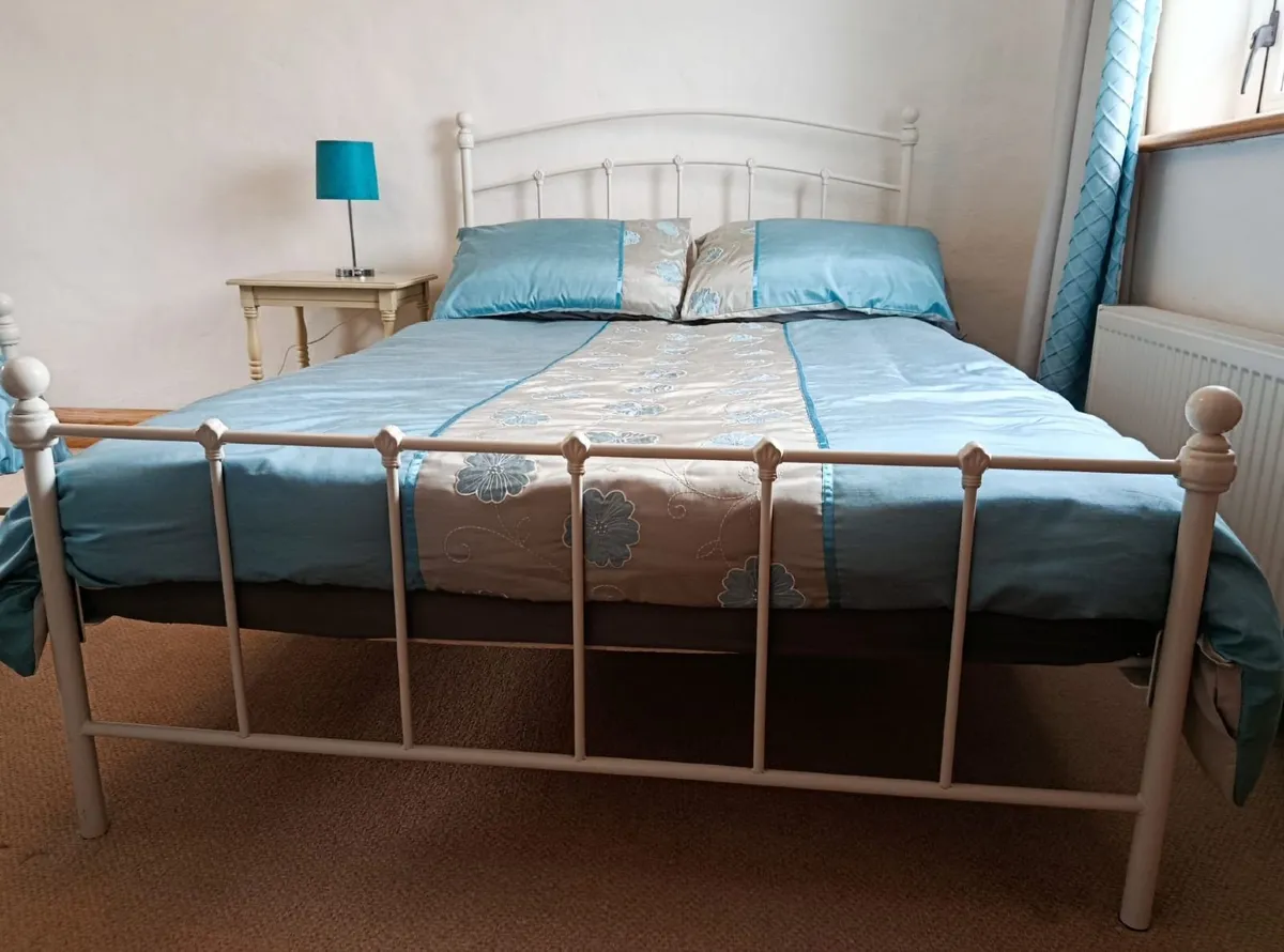 Bed - Image 2