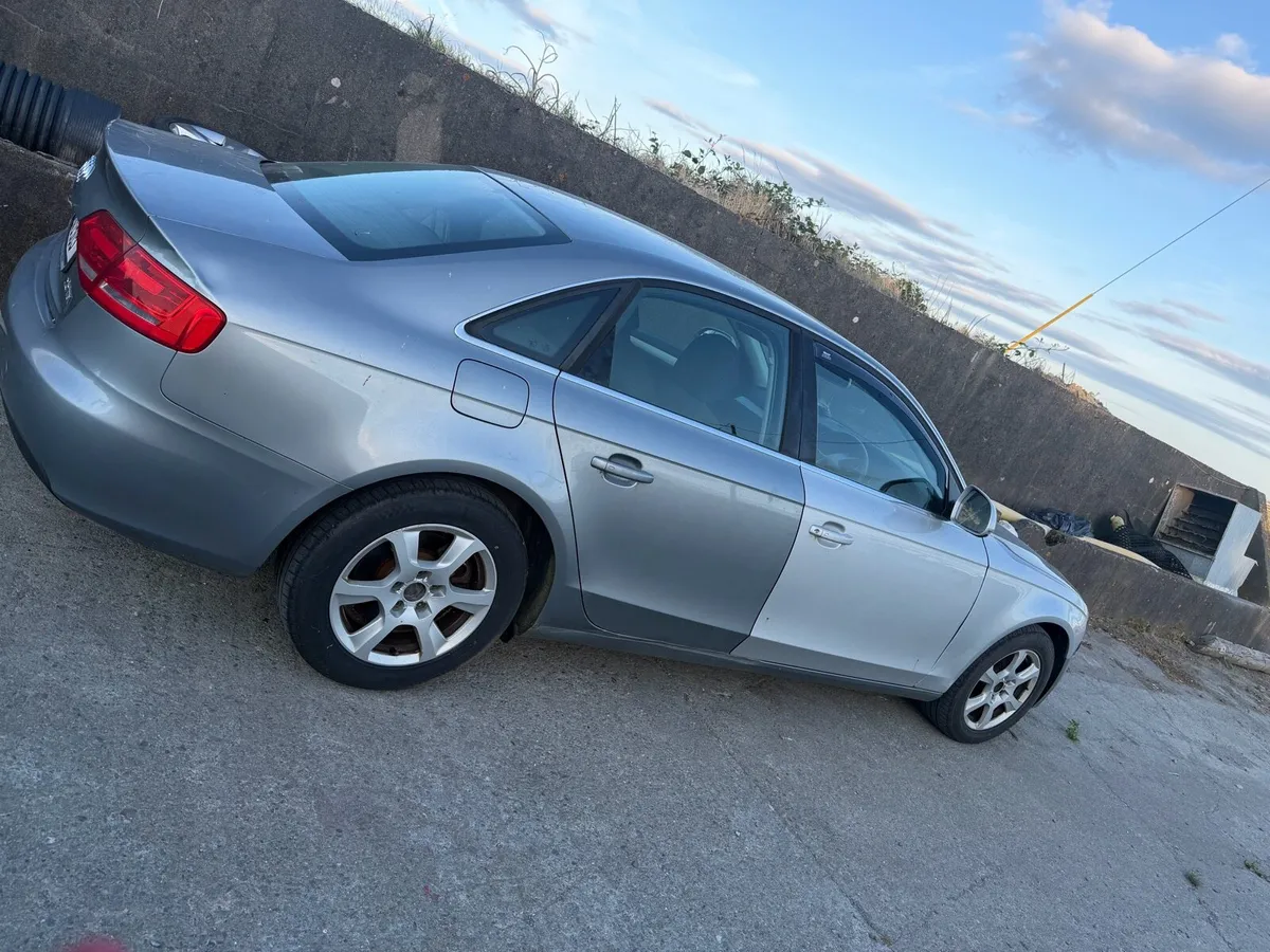 Audi a4 breaking