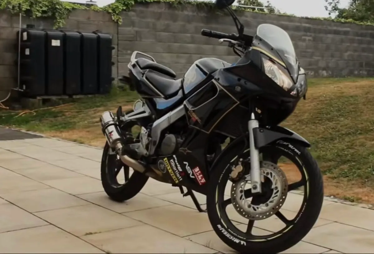 Honda cbr125r 2005 - Image 1