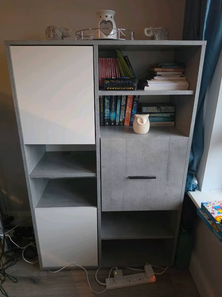 Bookshelf