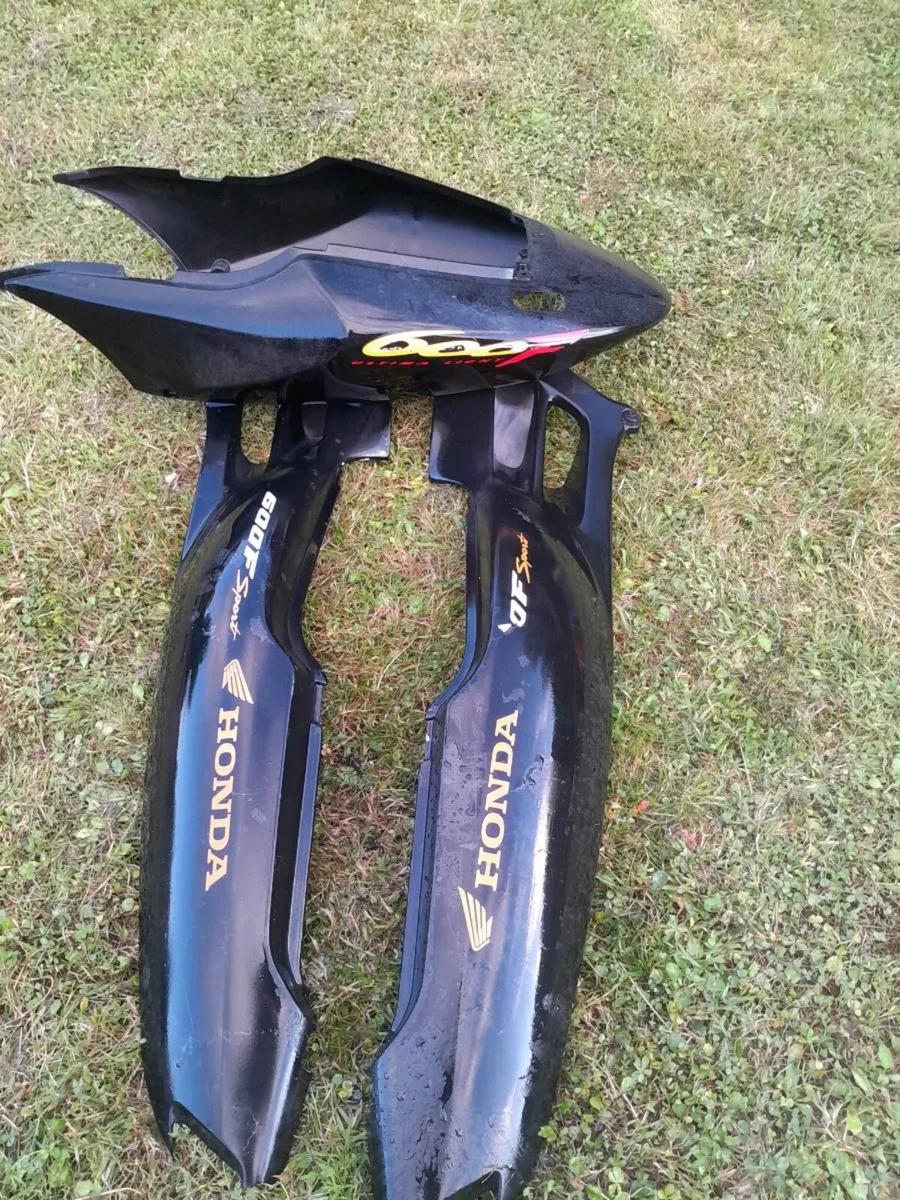 Motorcycle fairing and exhausts - Image 4