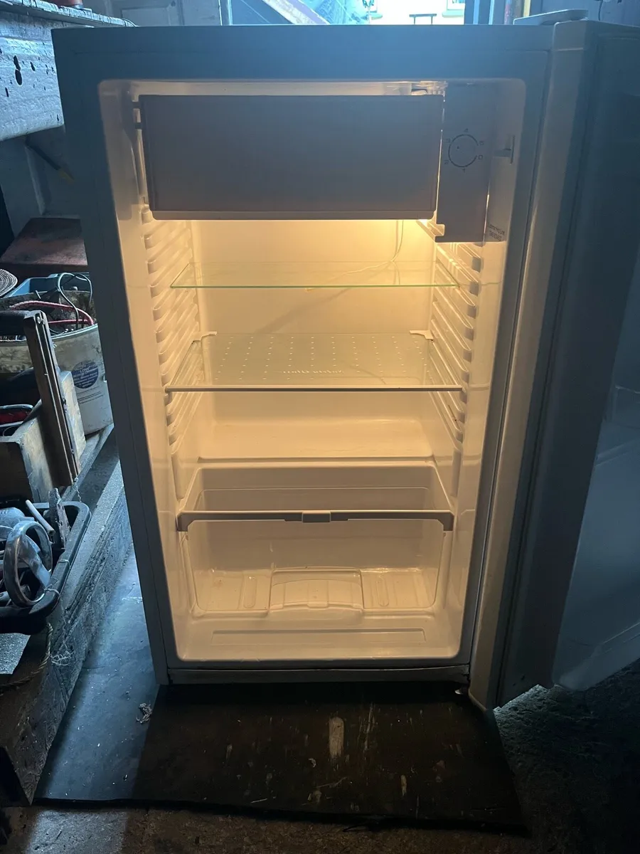 Under counter fridge - Image 2