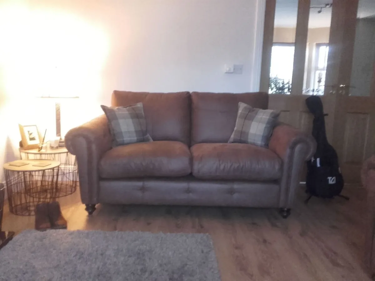 Two & Three peice suite - Image 1