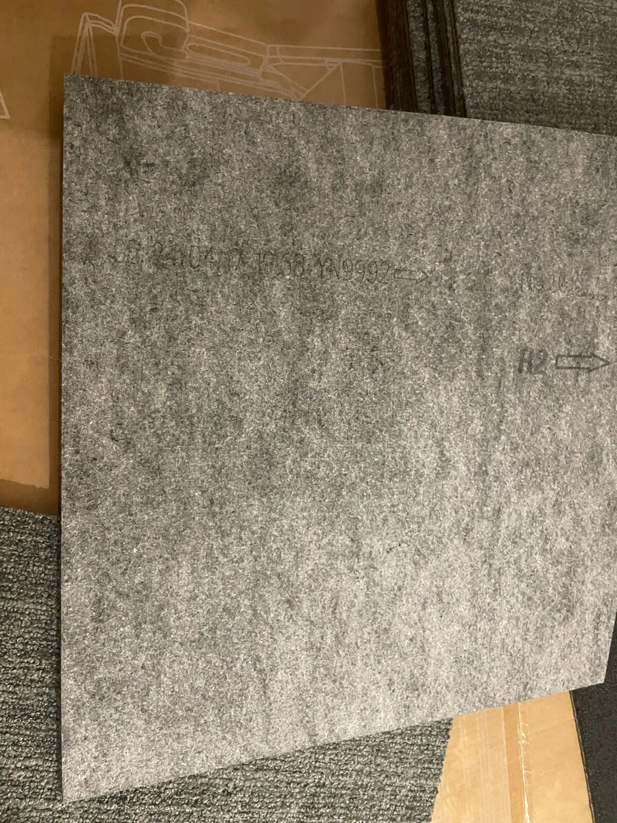 Grey carpet tiles - Image 2