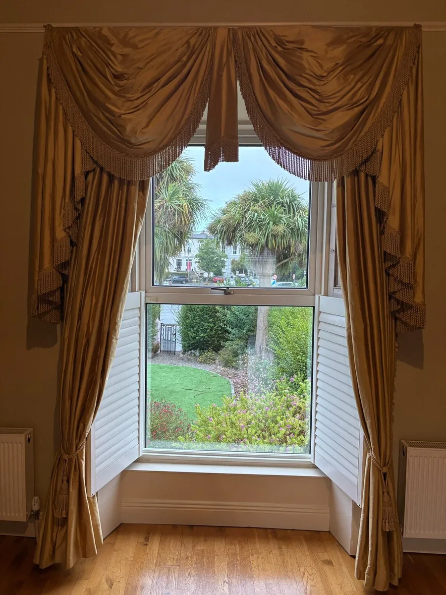 Curtains - Image 2