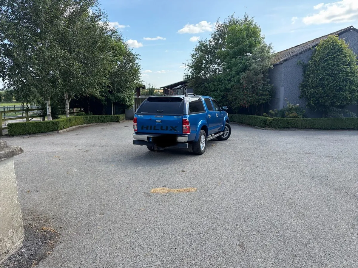 Toyota hilux - Image 2