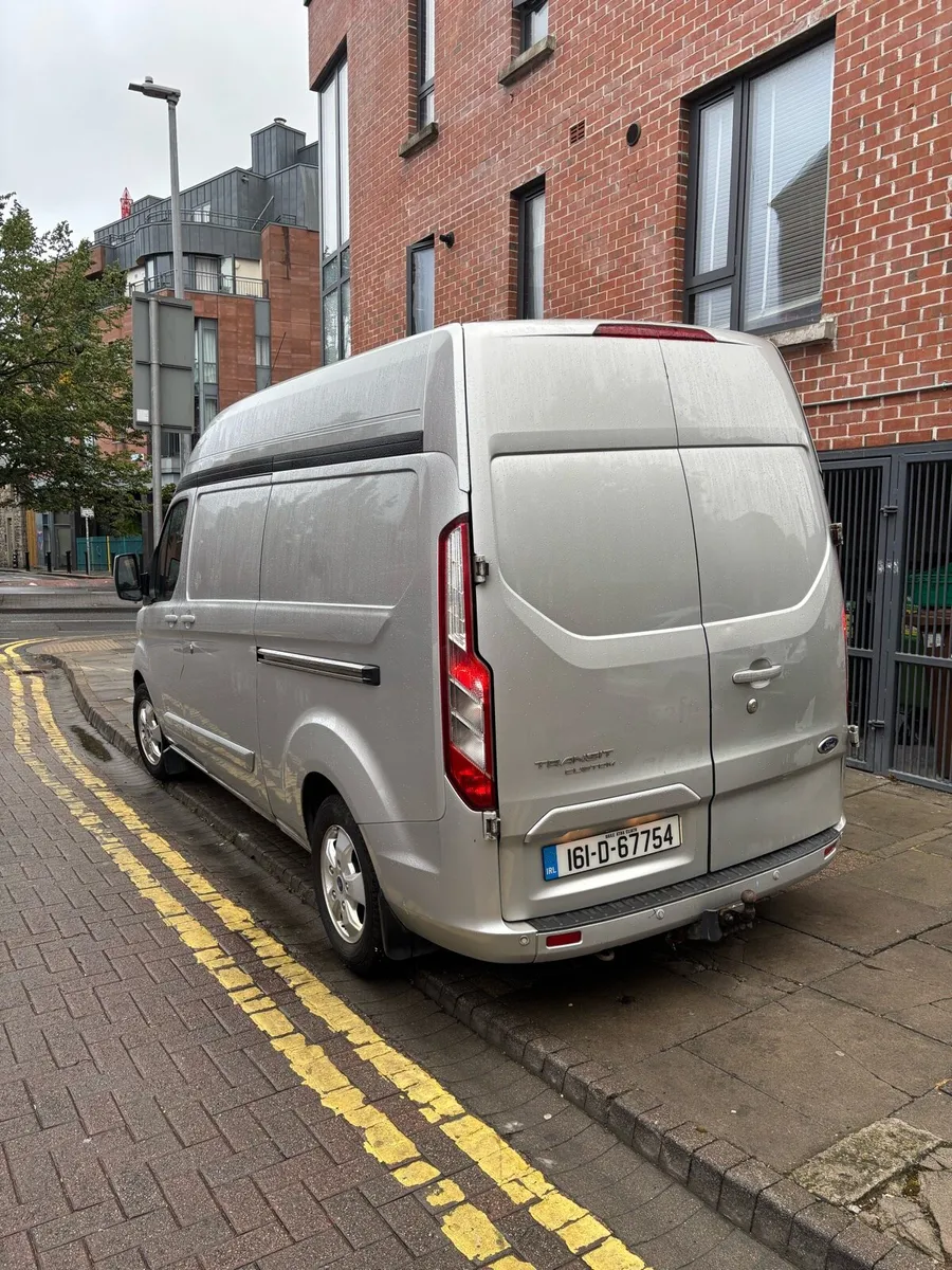 Ford Transit Custom 290 Limited - Image 4