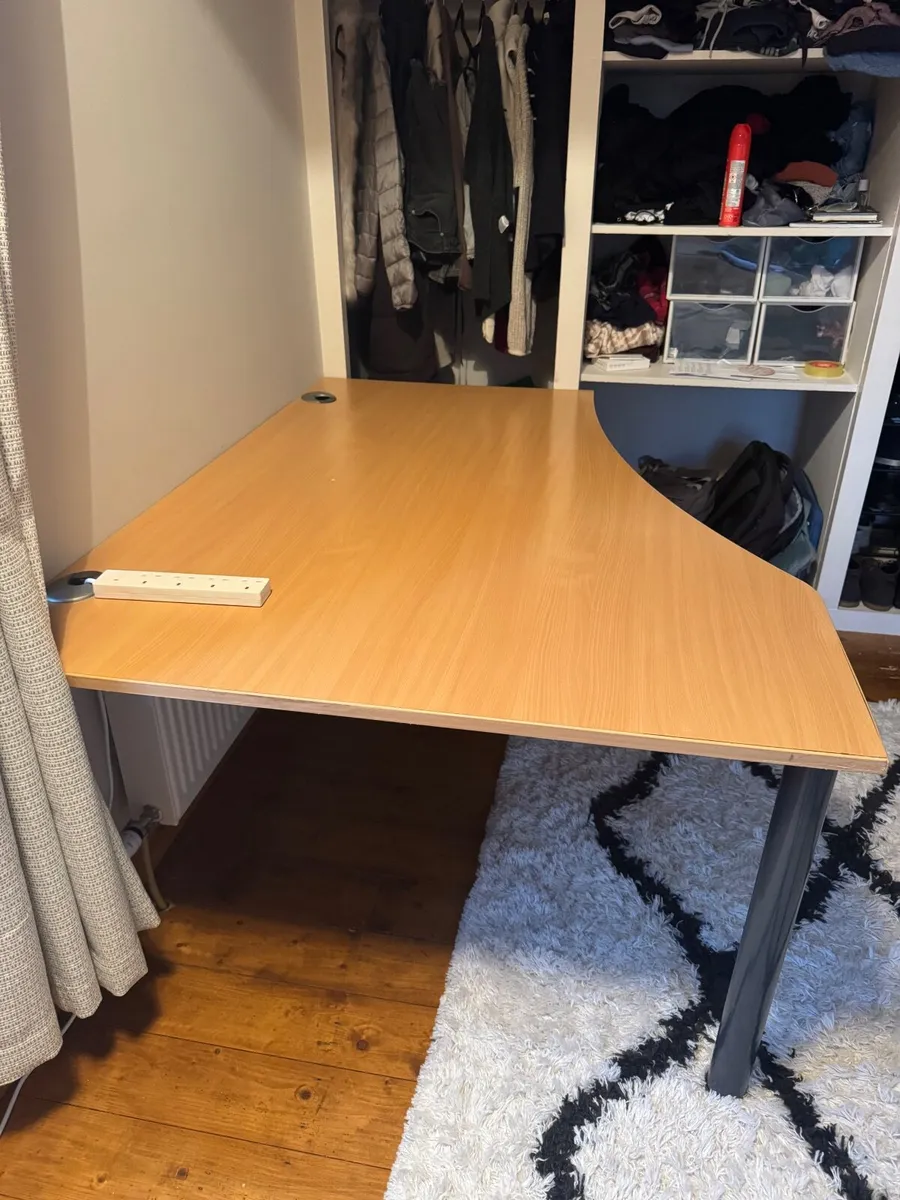 Desk - Image 4
