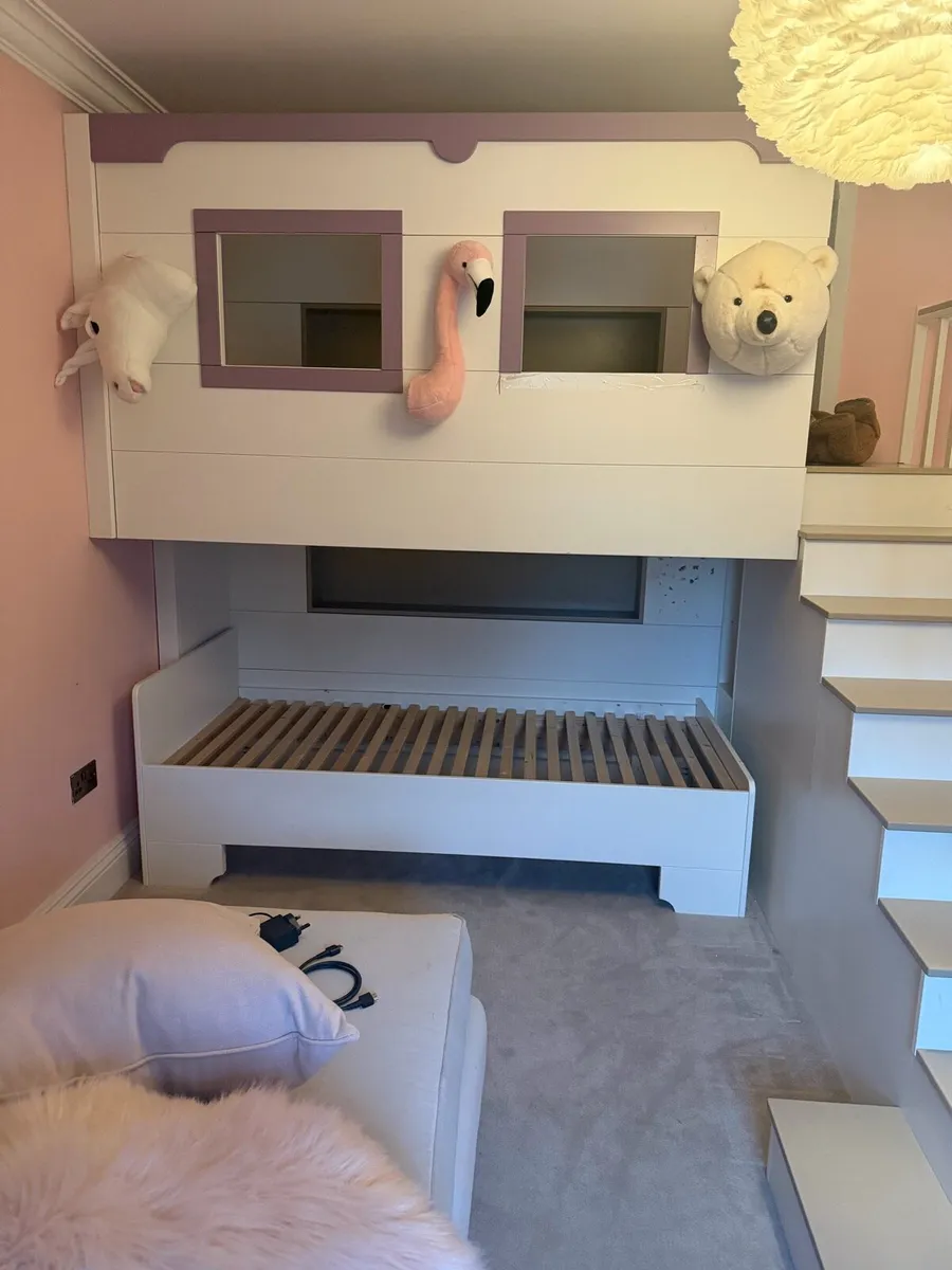 Children Bed (Sleeps 2) - Image 1