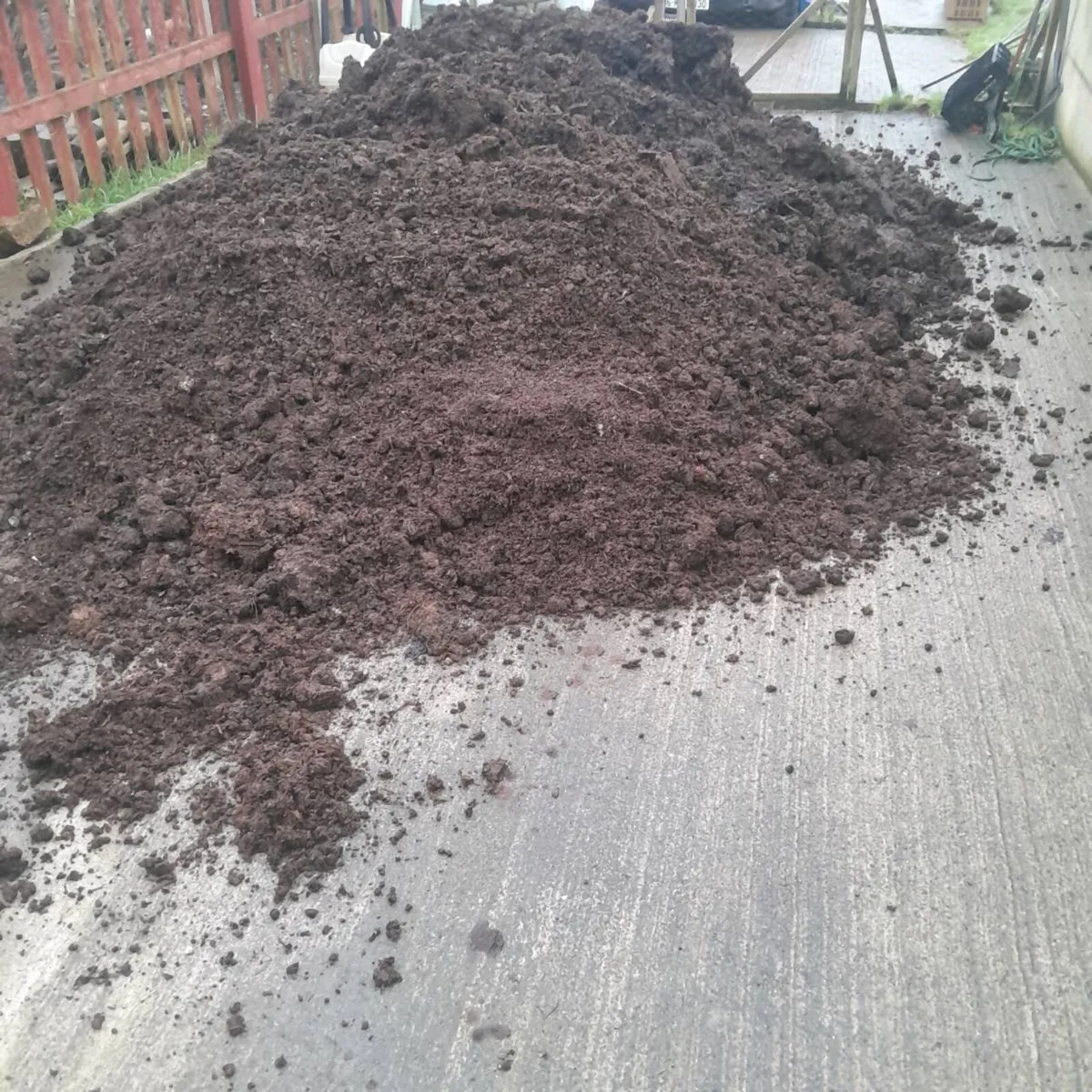 Mushroom compost for sale - Image 2