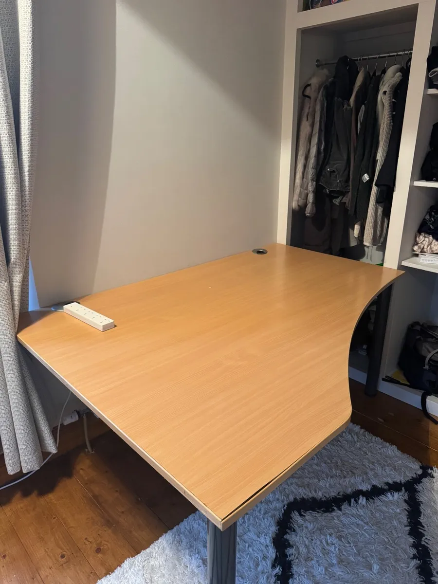 Desk - Image 3