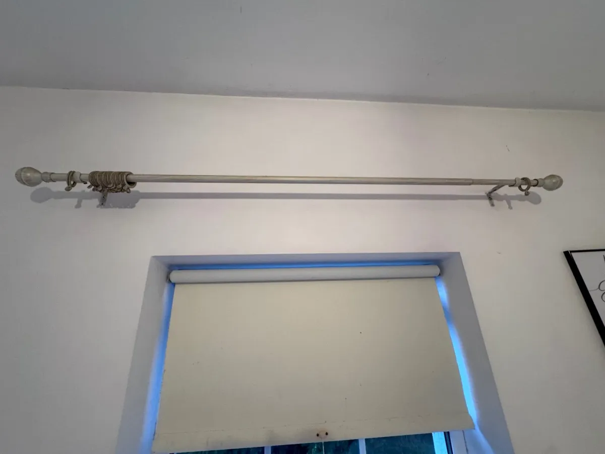 Curtain poles - Image 1