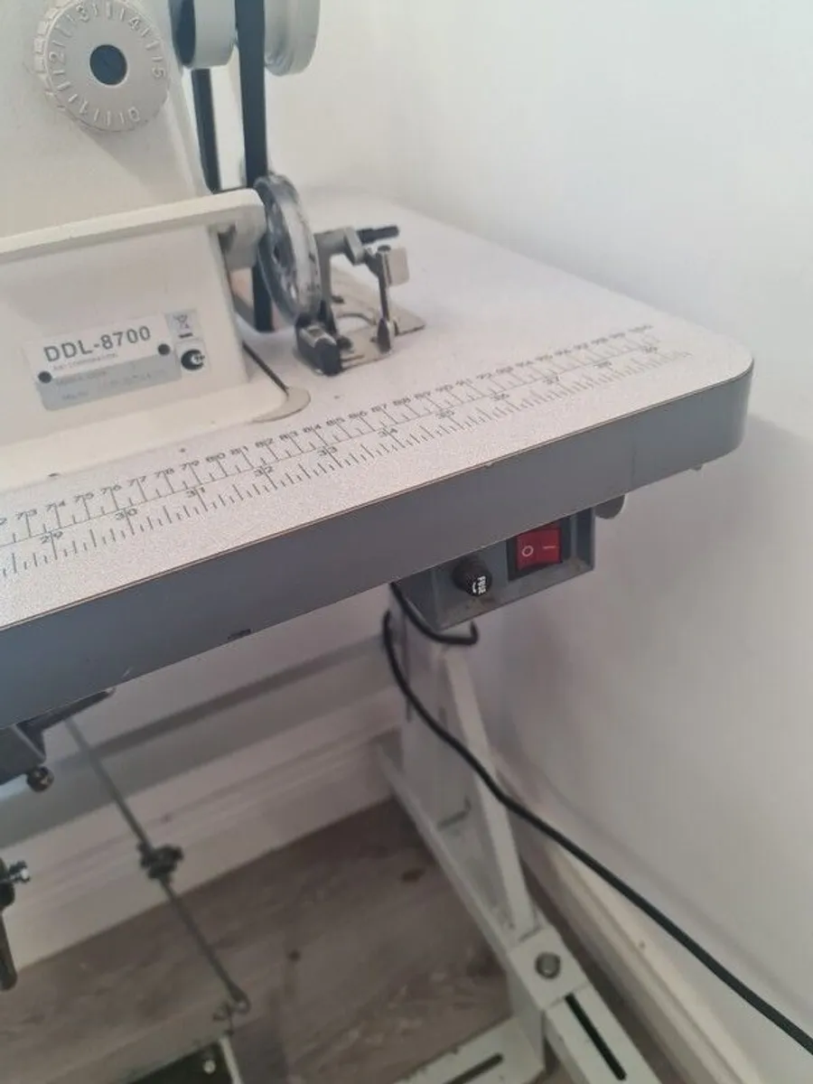 Industrial Sewing Machine - Image 4