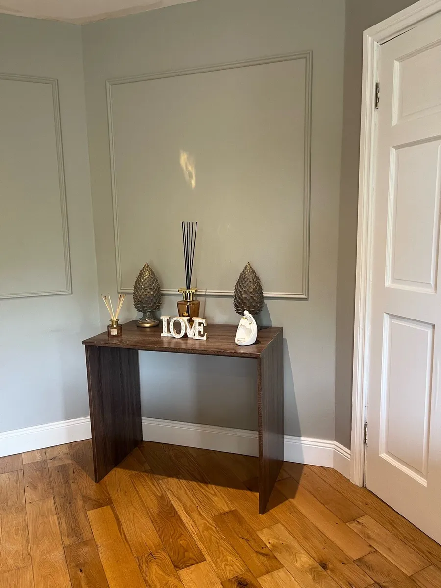 Table/desk - Image 3