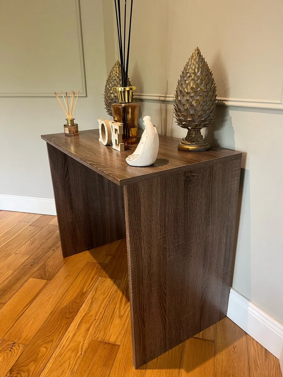 Table/desk - Image 4