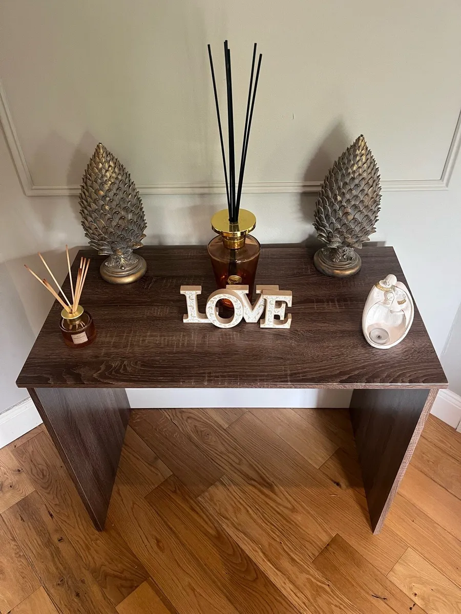 Table/desk - Image 2