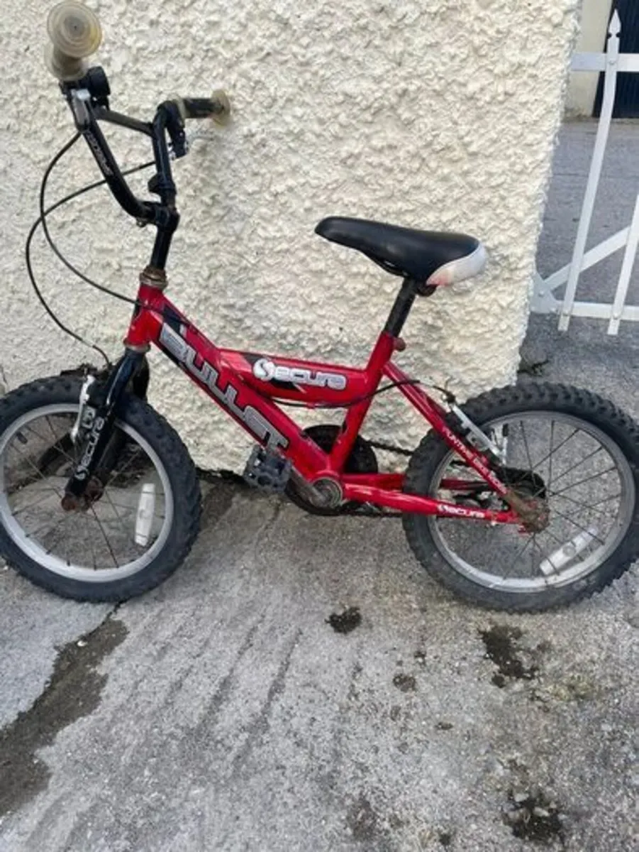 Childs bike with Stableisers - Image 3
