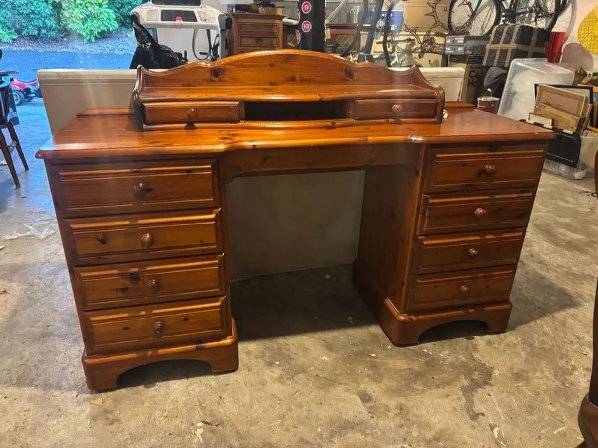 Solid Mahogany dressing table - Image 1